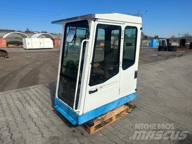 Fuchs MHL 330 Kabiny i wnętrze