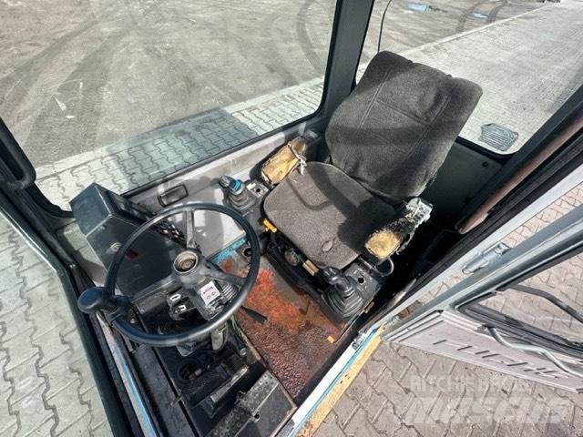 Fuchs MHL 330 Kabiny i wnętrze