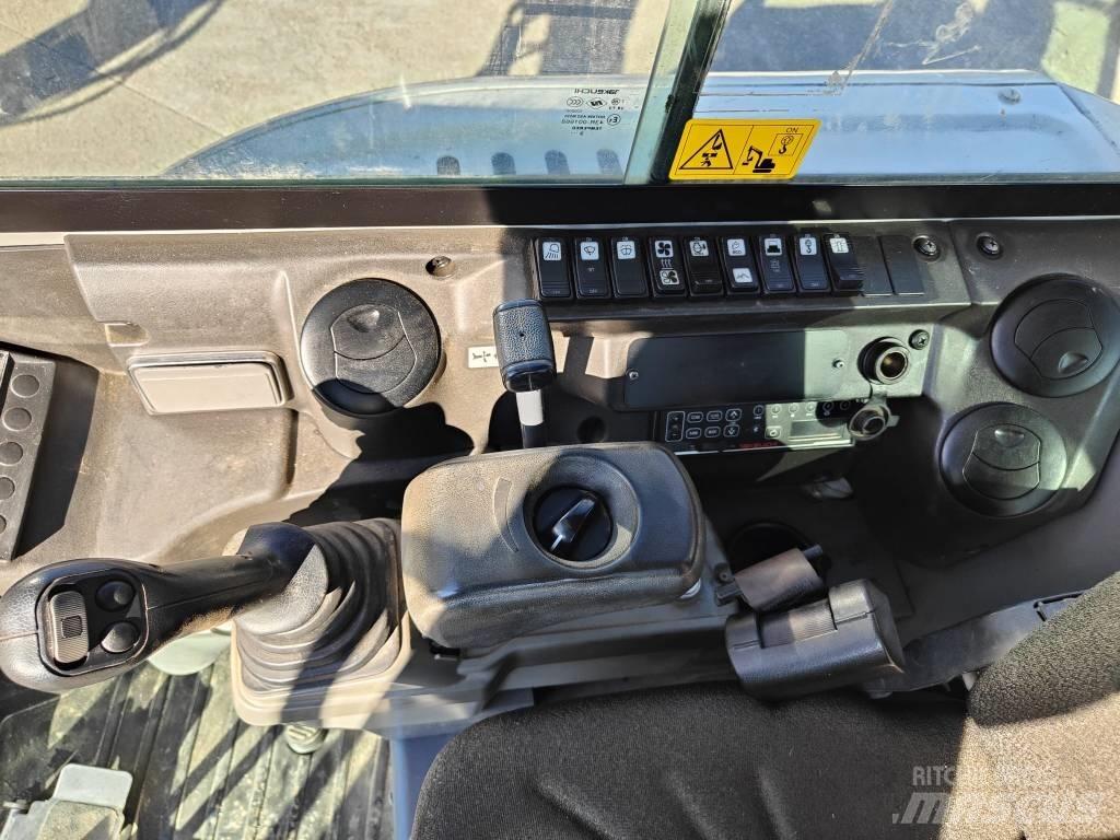 Takeuchi TB 230 Minikoparki