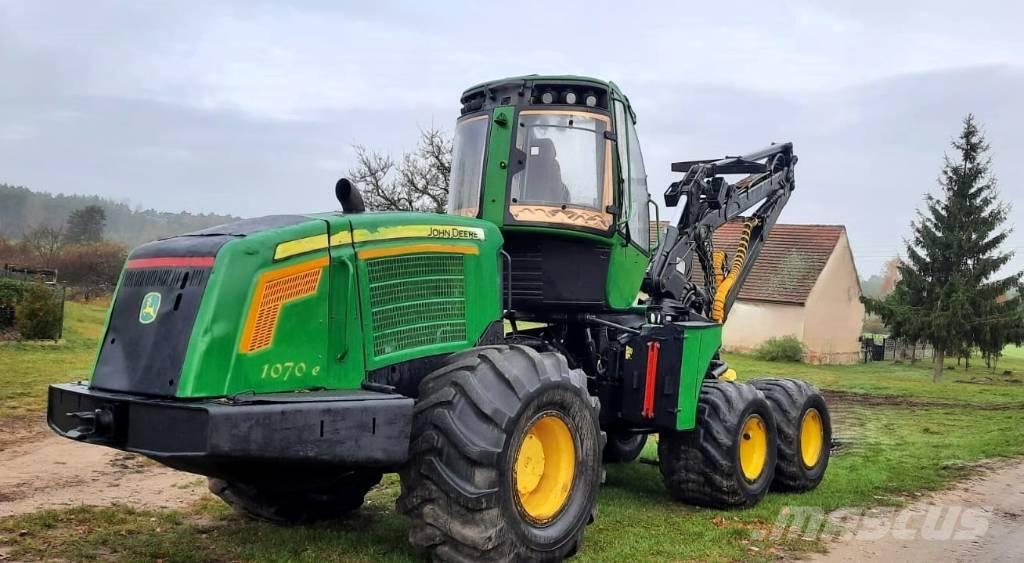 John Deere 1070 E Harwestery