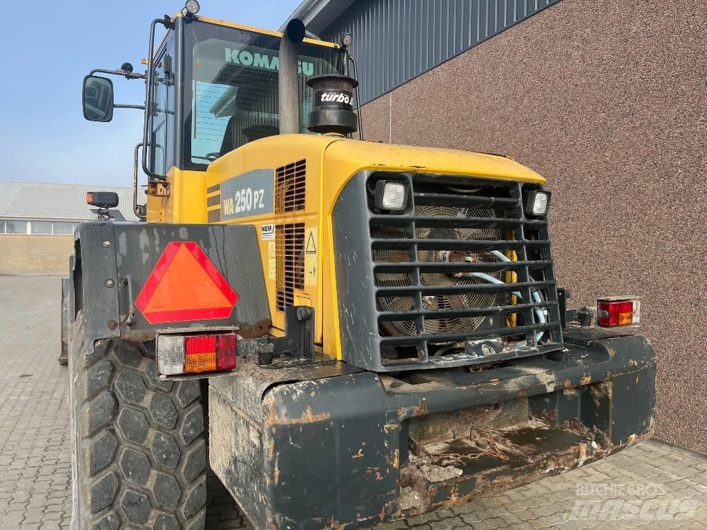 Komatsu WA 250 PZ-5 Ładowarki kołowe
