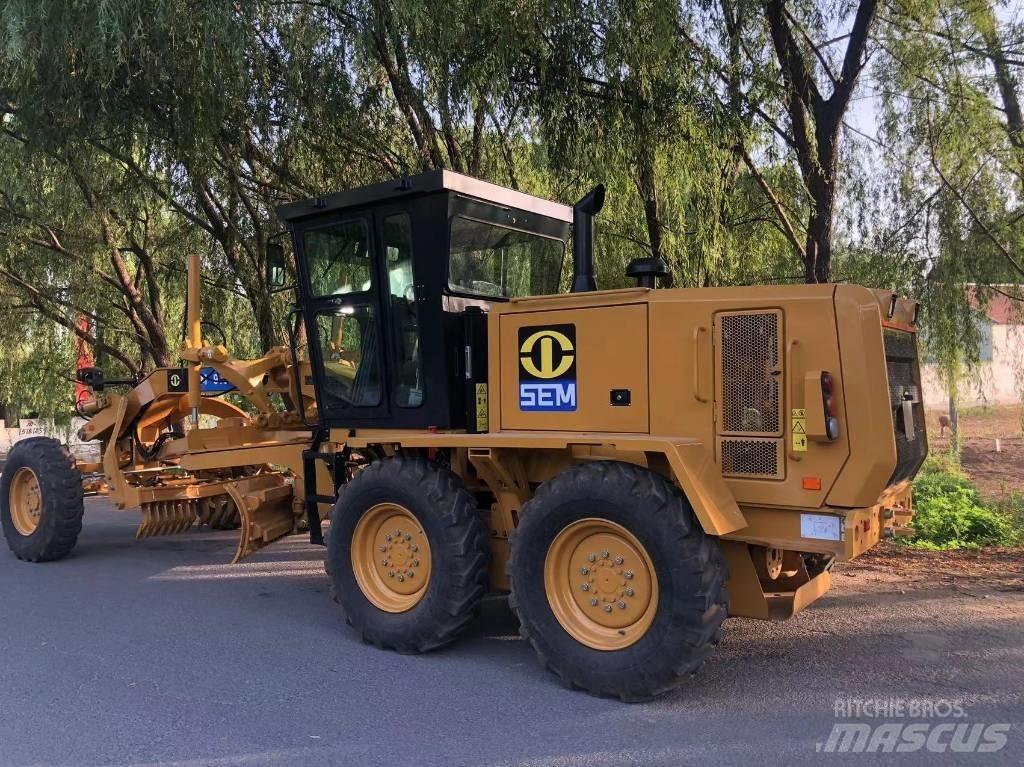 SEM 915 motor grader Równiarki