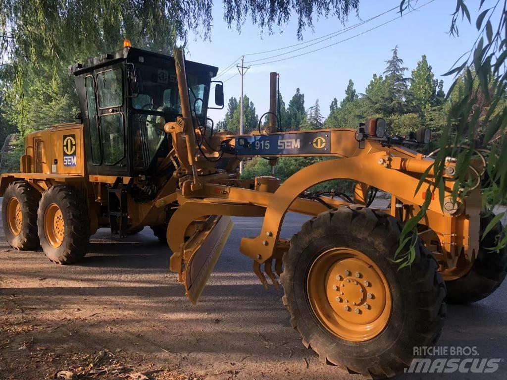 SEM 915 motor grader Równiarki