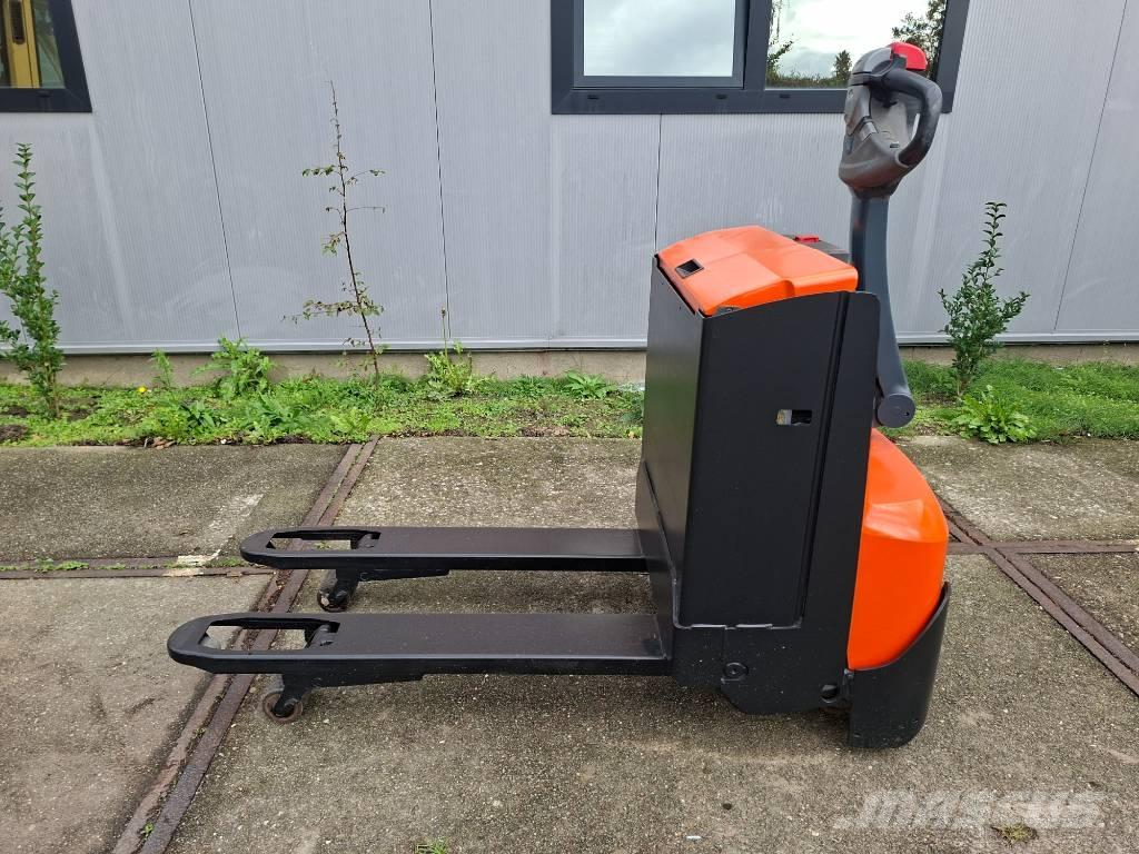 BT LWE 160 Wózki widłowe unoszące