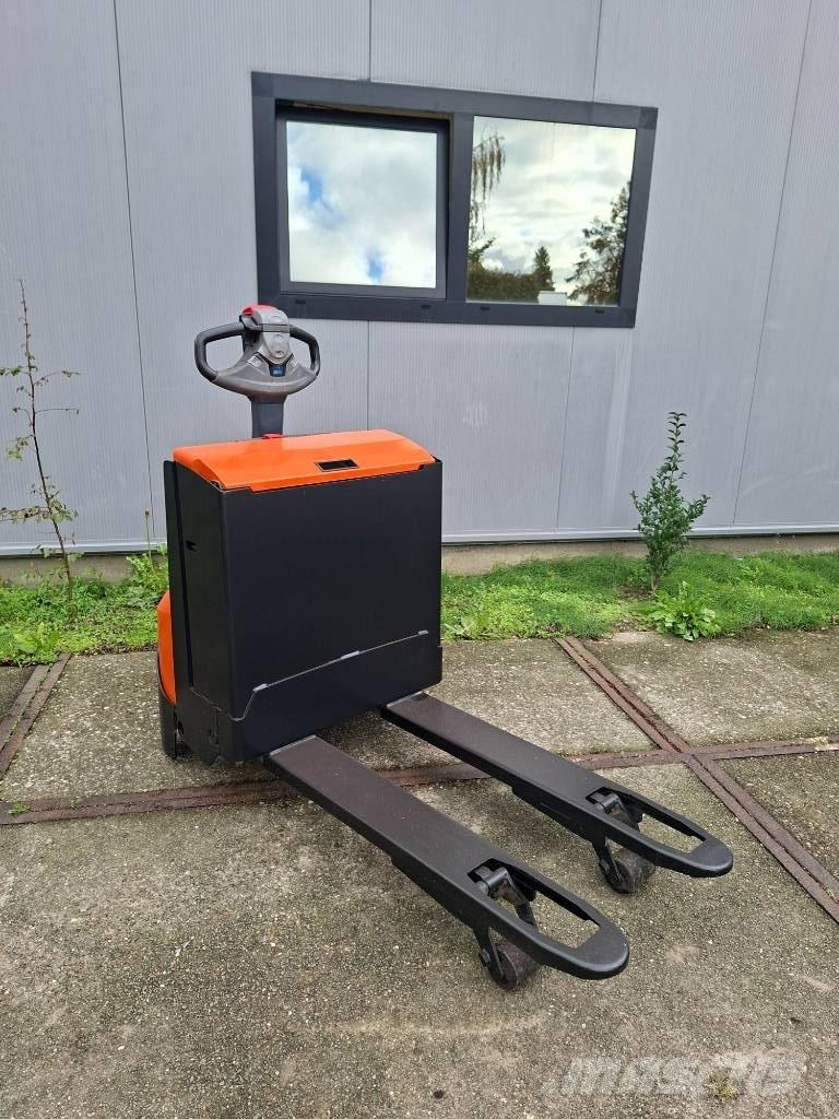 BT LWE 160 Wózki widłowe unoszące