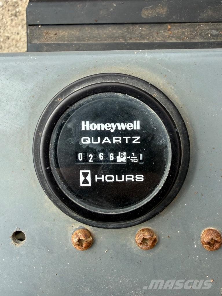 SkyJack SJ 4632 Podnośniki nożycowe