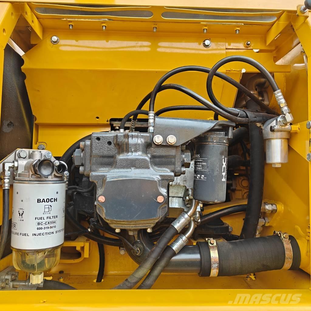 Komatsu 220-8 Koparki gąsienicowe