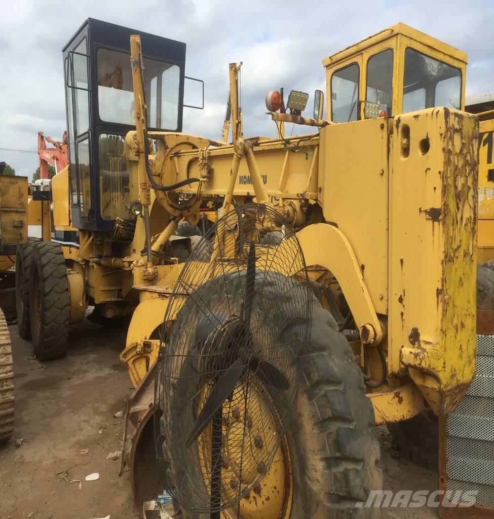 Komatsu GD 623 A Równiarki