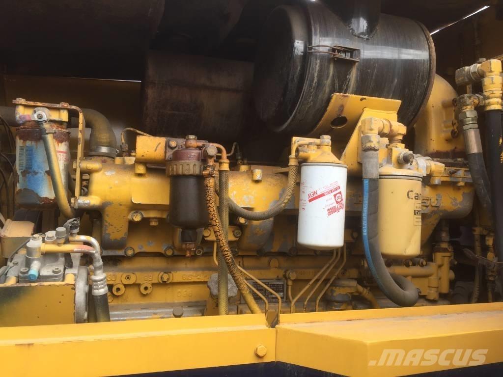 Komatsu GD 623 A Równiarki