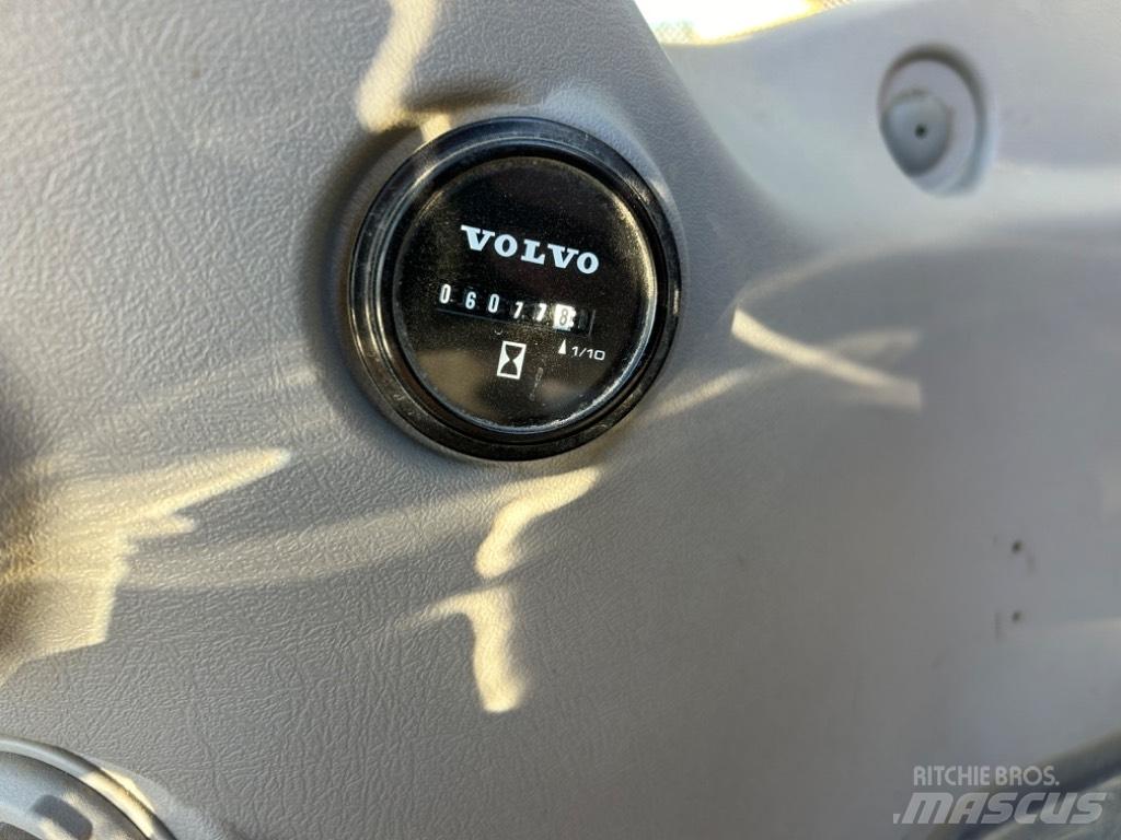 Volvo EC 220 DL Koparki gąsienicowe
