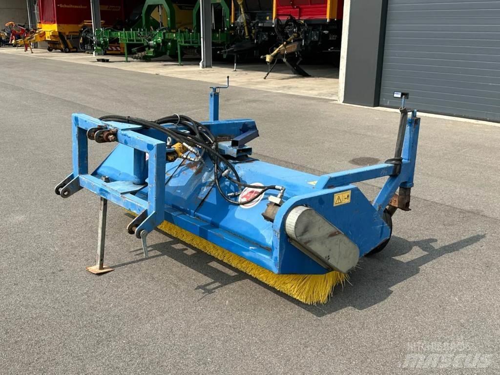AP VHZ 2500 Zamiatarki - Zgarniarki - Odśnieżarki