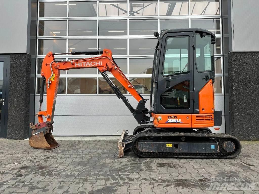 Hitachi ZX26U-6 CR Minikoparki