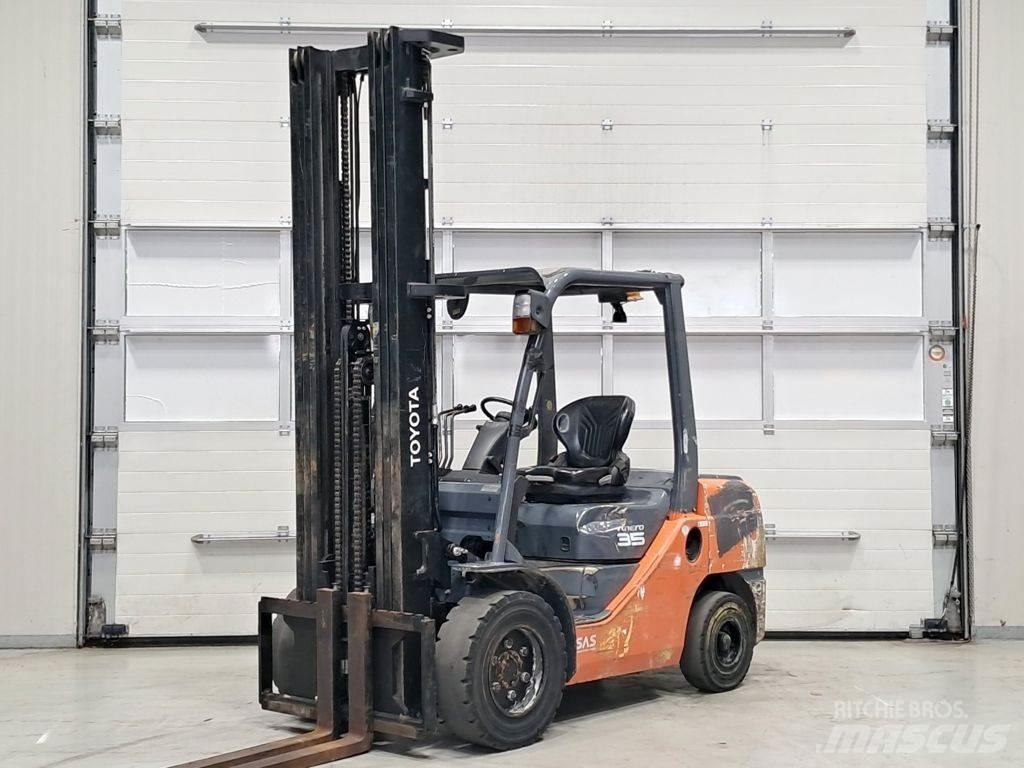 Toyota 02-8FDJF35 Wózki Diesla
