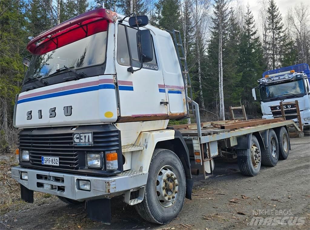 Sisu Sm 270 8X2 Samochody do przewozu maszyn leśnych