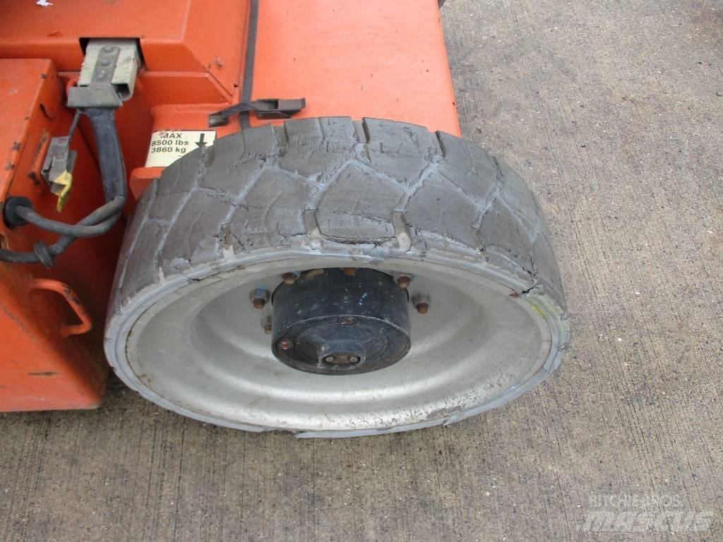 JLG E 300 AJP (718) Kompaktowe samojezdne wysięgniki podnośnikowe