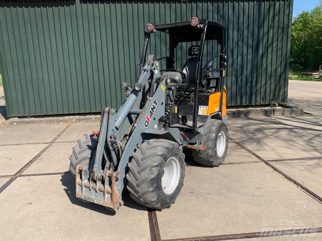 GiANT V 452 T Ładowarki wielofunkcyjne