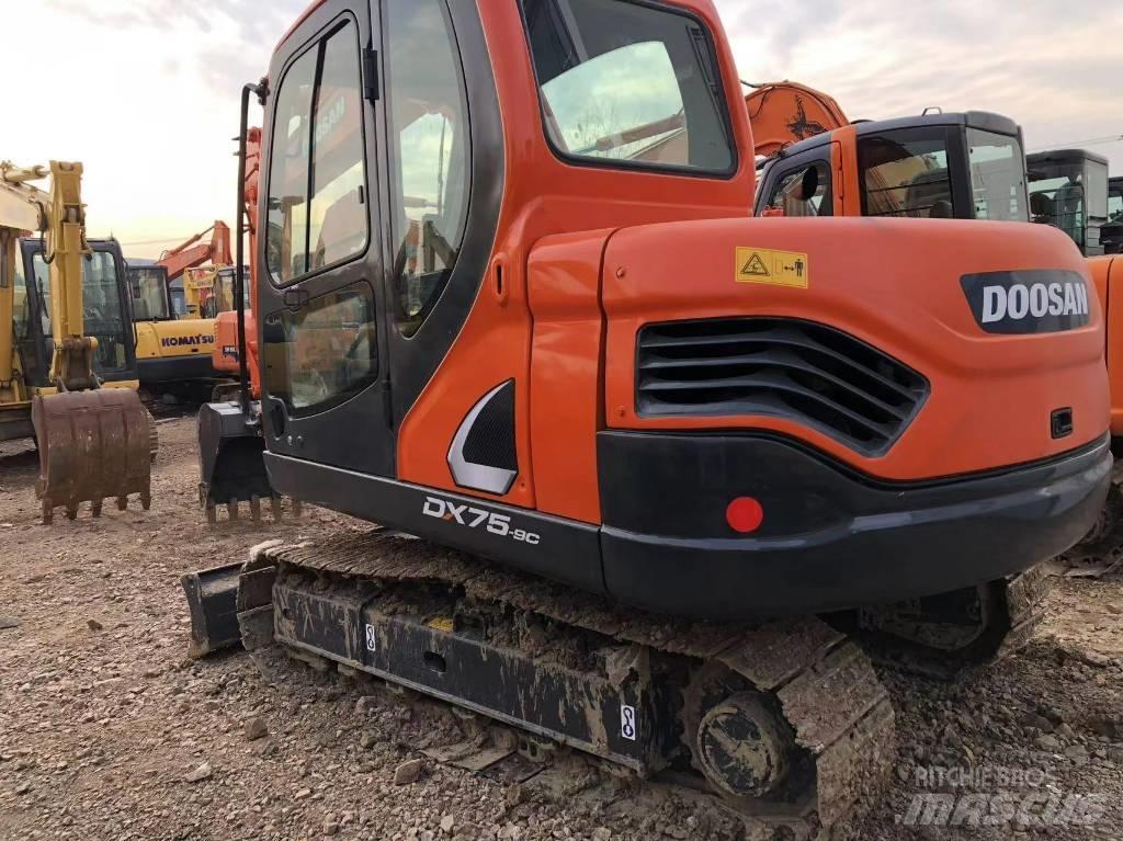 Doosan 75-9c Koparki gąsienicowe
