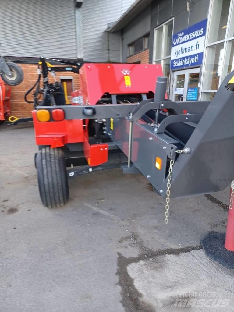 Massey Ferguson 1840 Prasy kostkujące