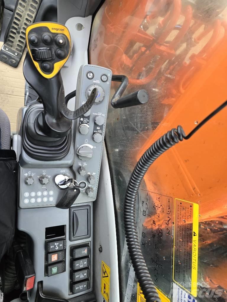 Hitachi ZX 220W-5 Koparki kołowe