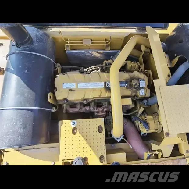 CAT 330 D Koparki gąsienicowe