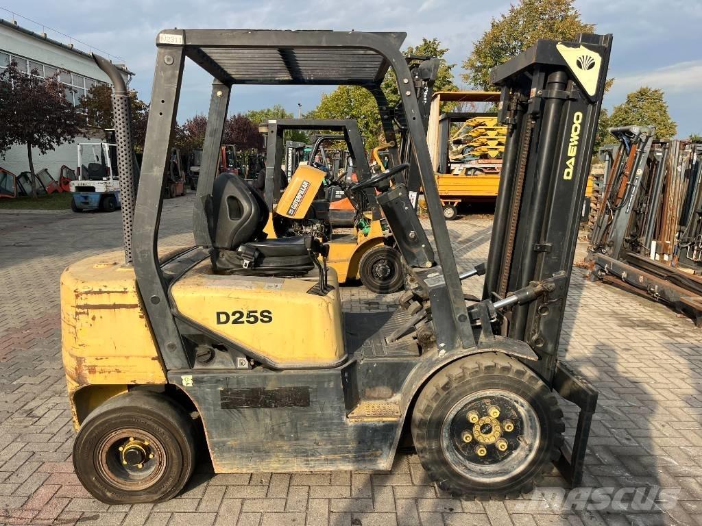 Daewoo D25S3 V-2311 Wózki Diesla
