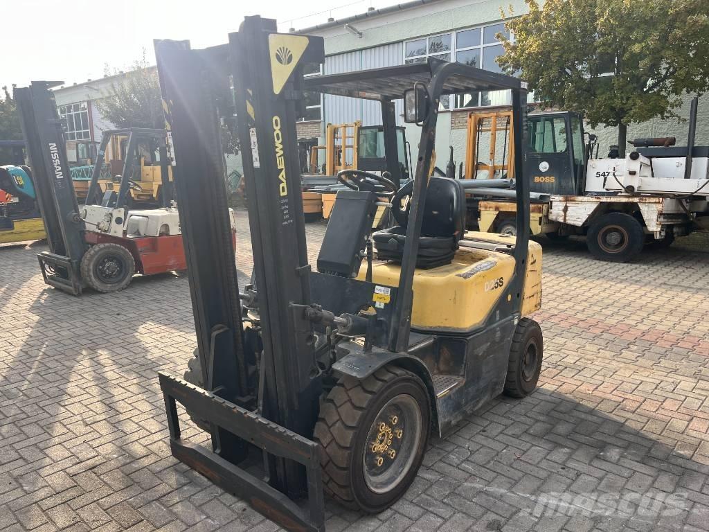Daewoo D25S3 V-2311 Wózki Diesla