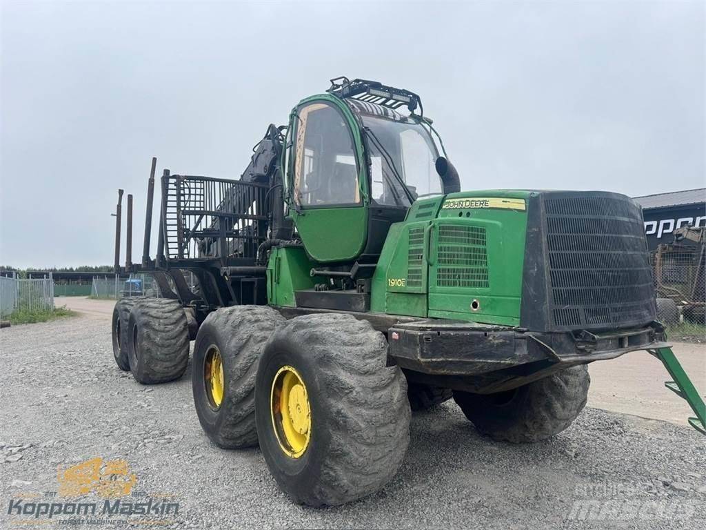 John Deere 1910E Forwardery