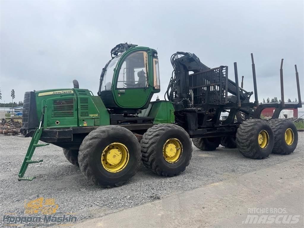 John Deere 1910E Forwardery