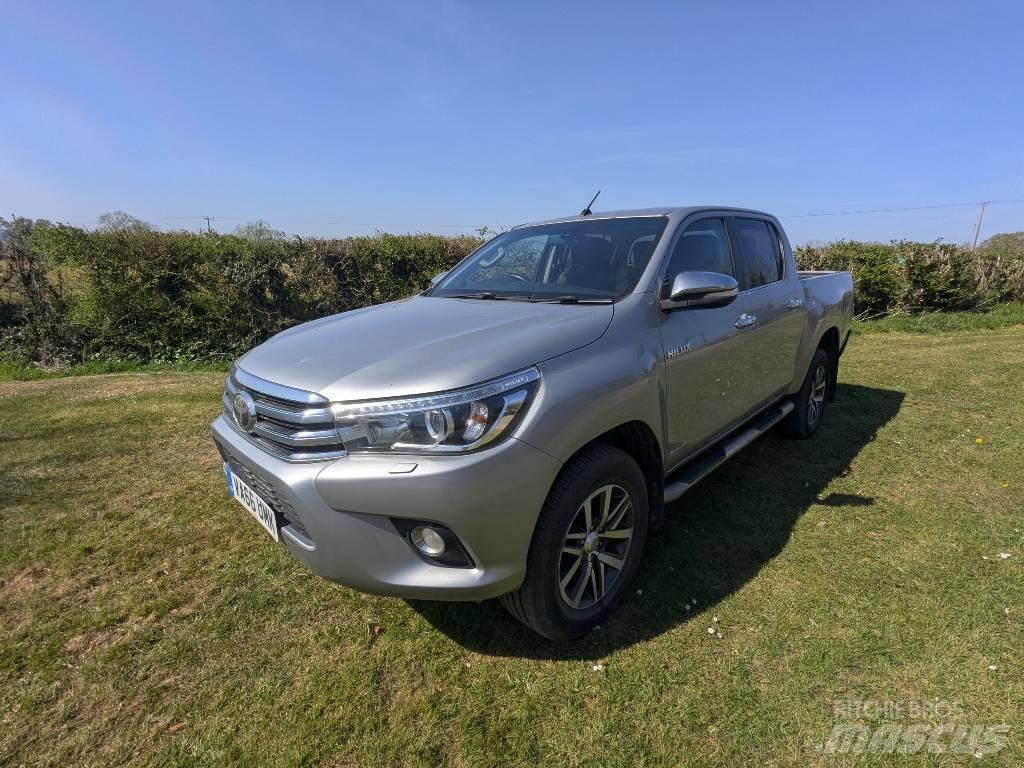 Toyota Hilux Pick-upy / Pojazdy z otwieranymi burtami