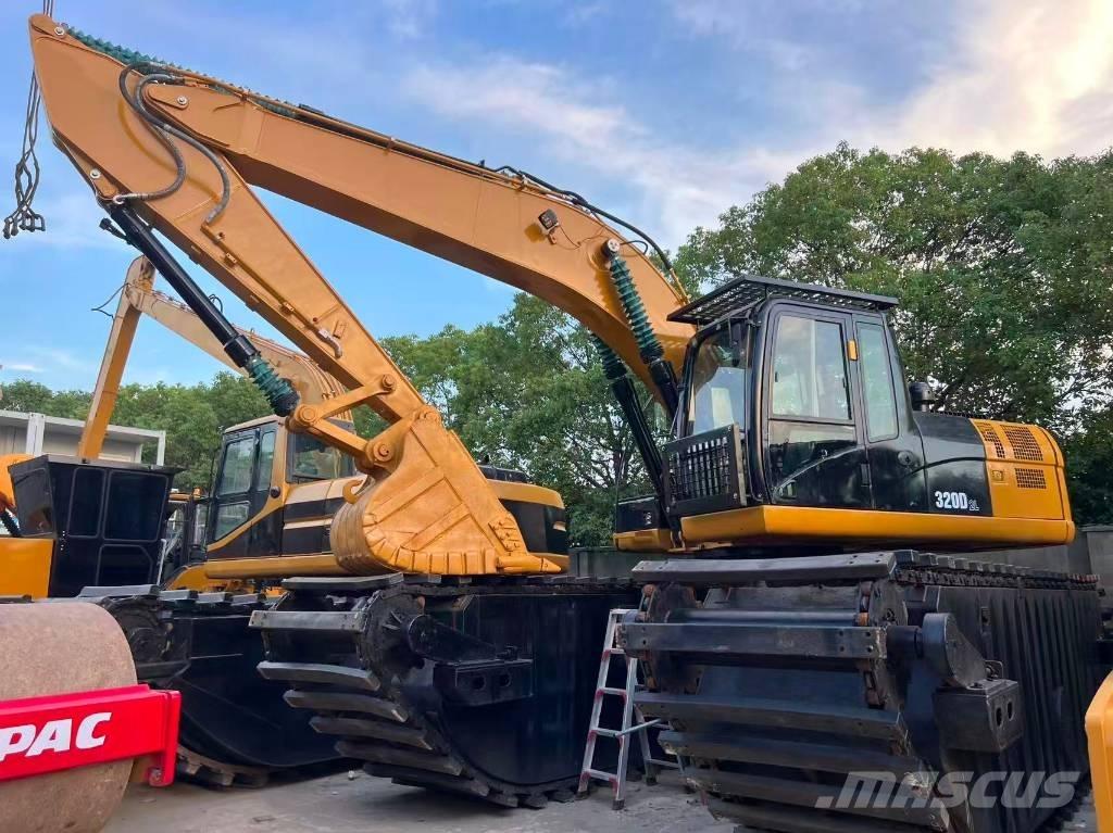 CAT 320 D2 Koparki pływające - amfibie