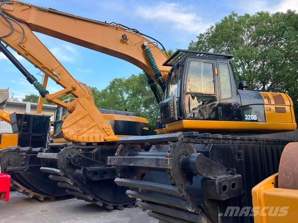 CAT 320 D2 Koparki pływające - amfibie