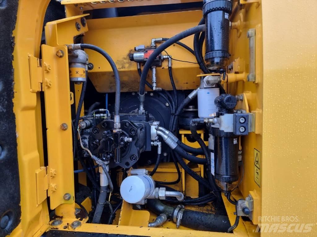 JCB JS 130 LC Koparki gąsienicowe