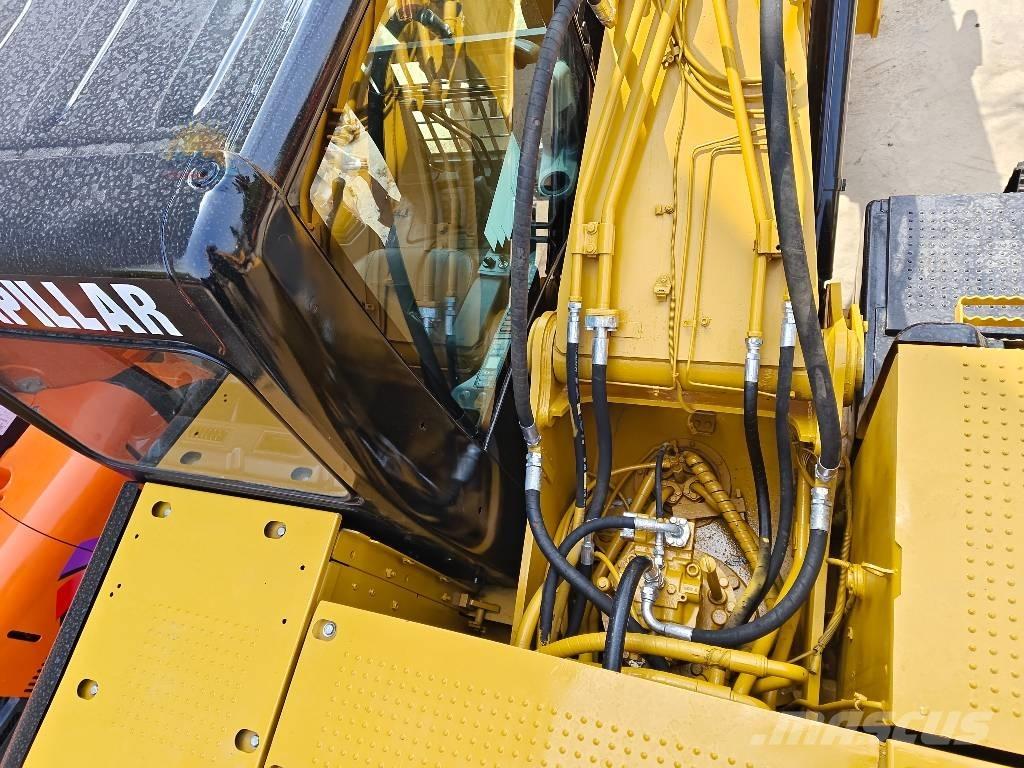 CAT 320 D Koparki gąsienicowe