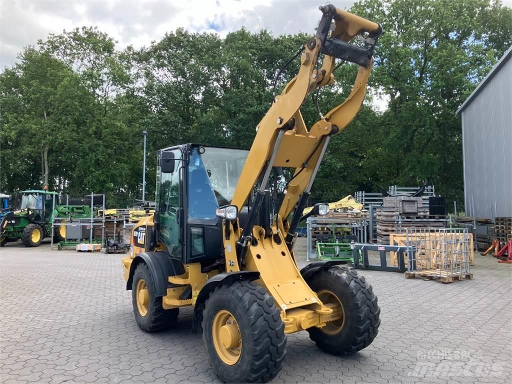 CAT 907 Ładowarki kołowe