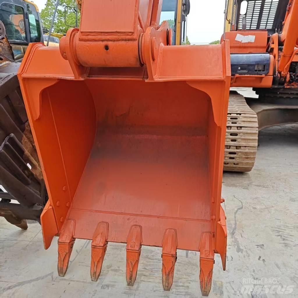 Hitachi ZX 210 Koparki gąsienicowe