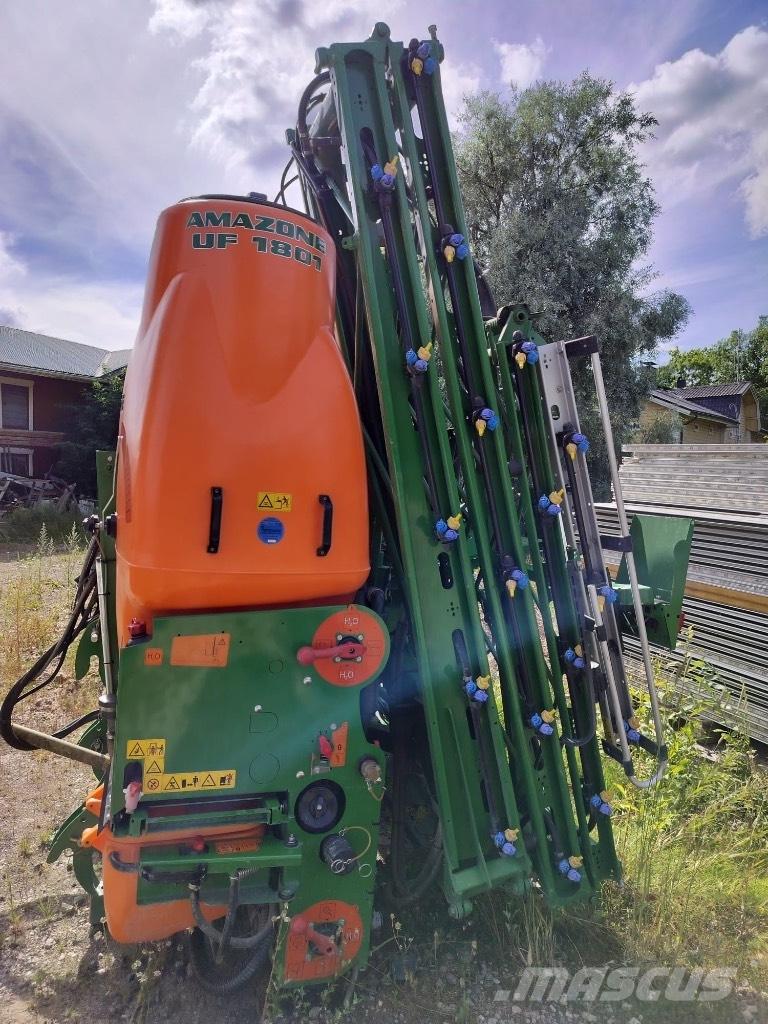 Amazone UF 1801 Zamontowane opryskiwacze