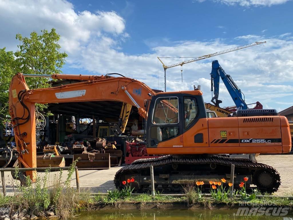 Doosan DX 255 NLC Koparki gąsienicowe