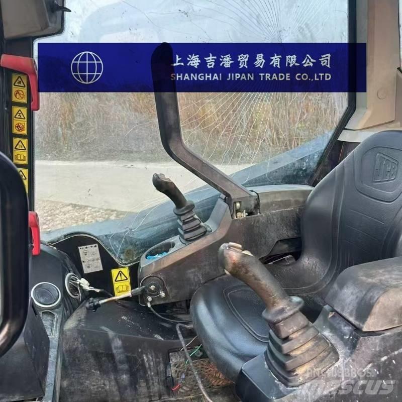 JCB 155 Ładowarki burtowe