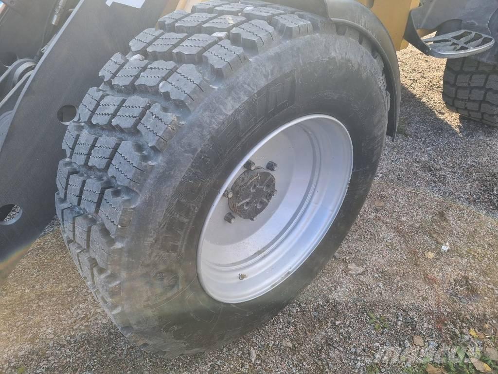 Volvo L25F Ładowarki burtowe