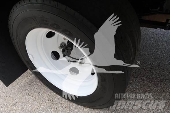 Isuzu NPR HD Maszyny budowlane - Inne