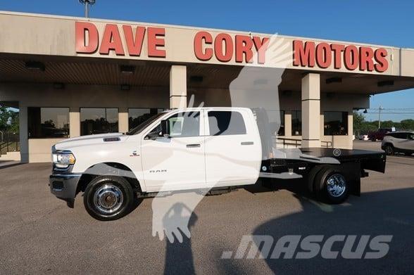 RAM 3500 HD Ciężarówki typu Platforma / Skrzynia