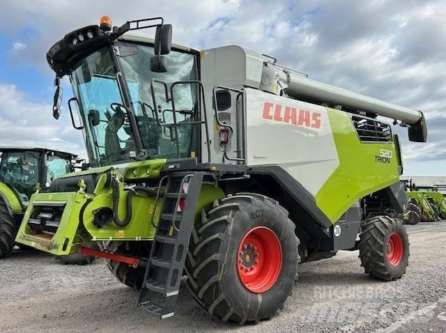 CLAAS TRION 520 Kombajny zbożowe
