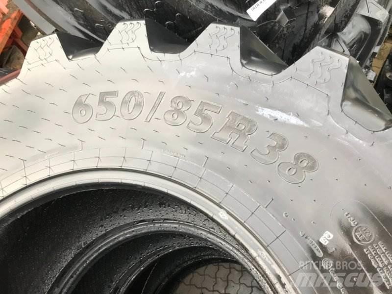 BKT 650/85R38 Opony, koła i felgi