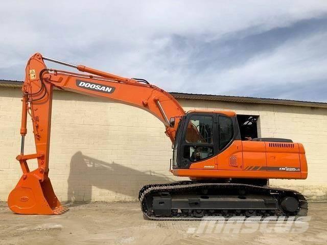 Doosan DX 225 Koparki gąsienicowe