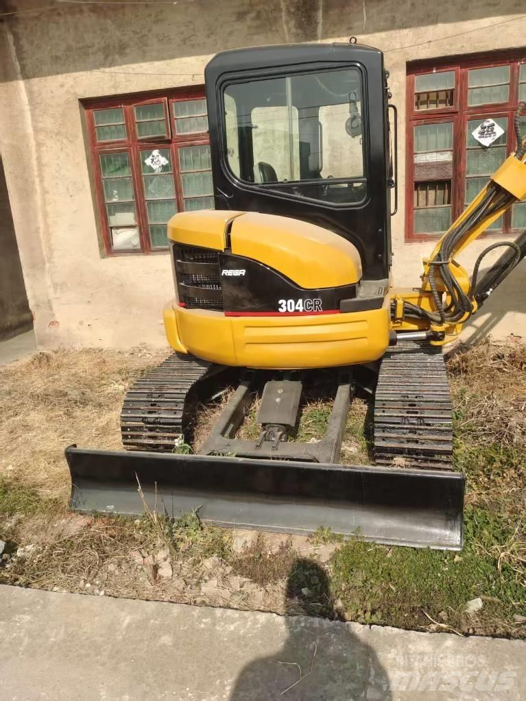 CAT 304 CR Minikoparki