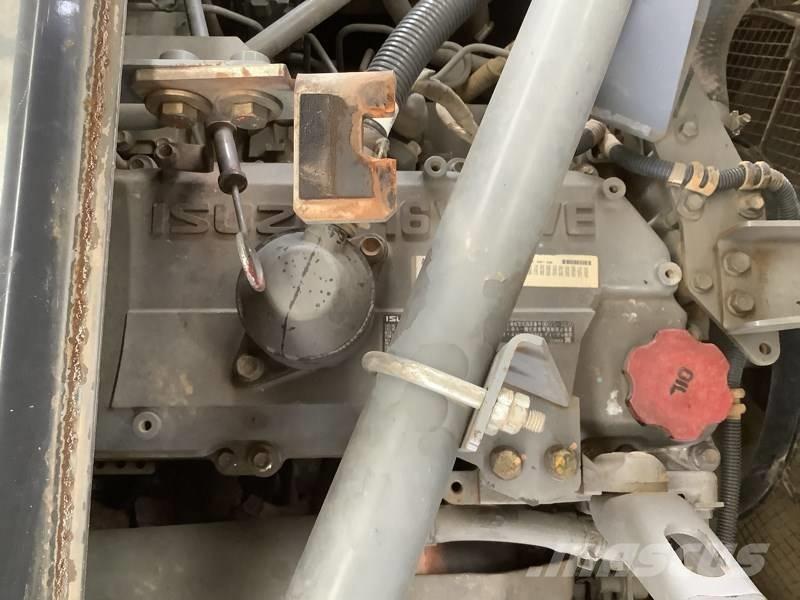 Hitachi ZX 210 LC-5B Koparki gąsienicowe