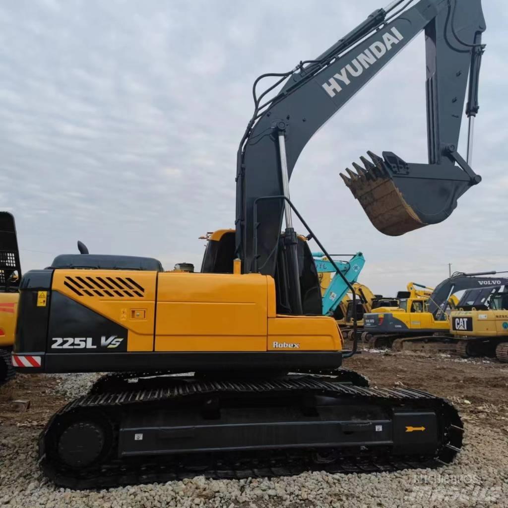 Hyundai 225VS Koparki gąsienicowe