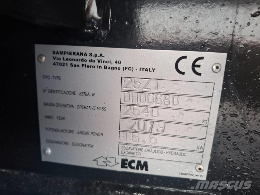 ECM 25 ZT Minikoparki