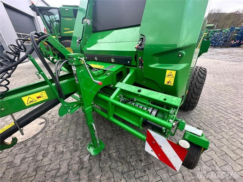 John Deere V461M Prasy zwijające