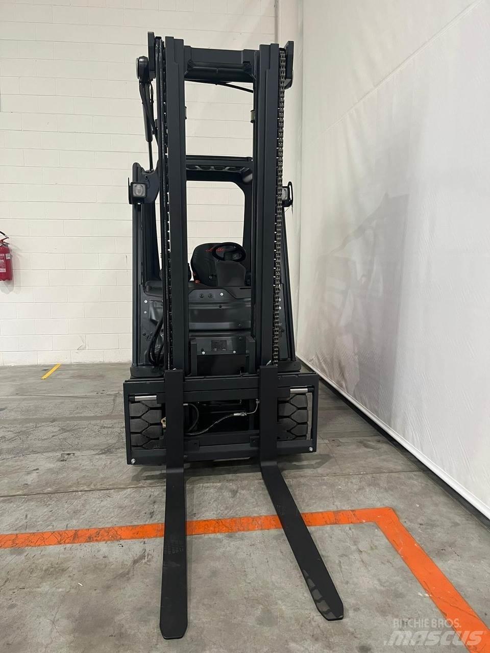 Linde E30-01 Wózki elektryczne
